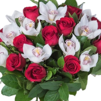Букет из красных роз и орхидей
